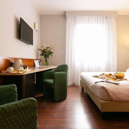 Hotel Mirage Sure Hotel Collection By Best Western Milano Exterior foto